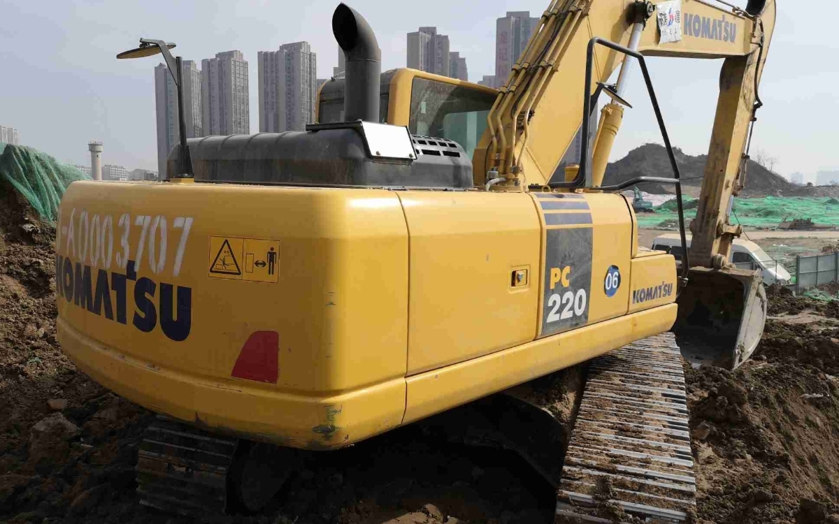 小松挖掘机pc220-8m0_2020年出厂2057小时