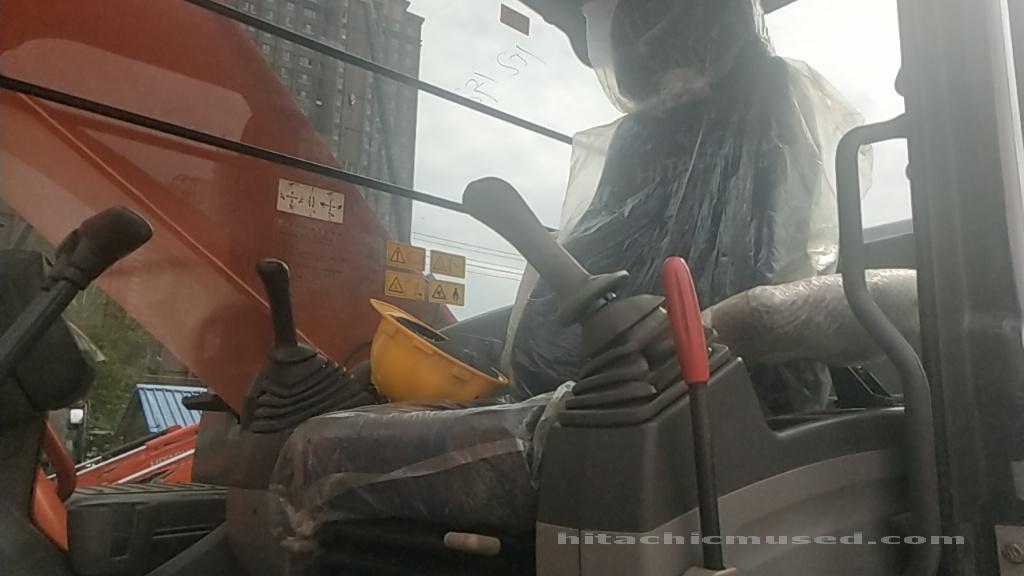 日立挖掘机ZX240-3_2018年出厂15小时  