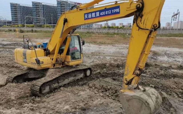 小松挖掘机PC220-8M0_2018年出厂2787小时  