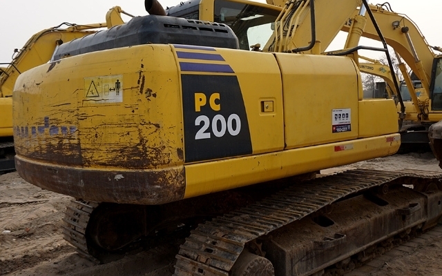 小松挖掘机PC200-8E0_2010年出厂6896小时  